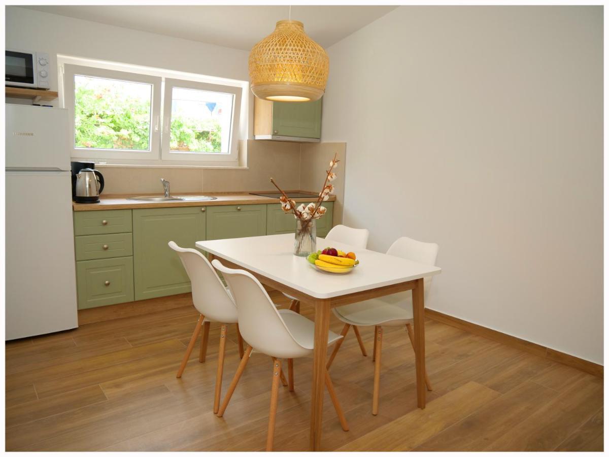 Apartmani Makelja Primosten Ngoại thất bức ảnh