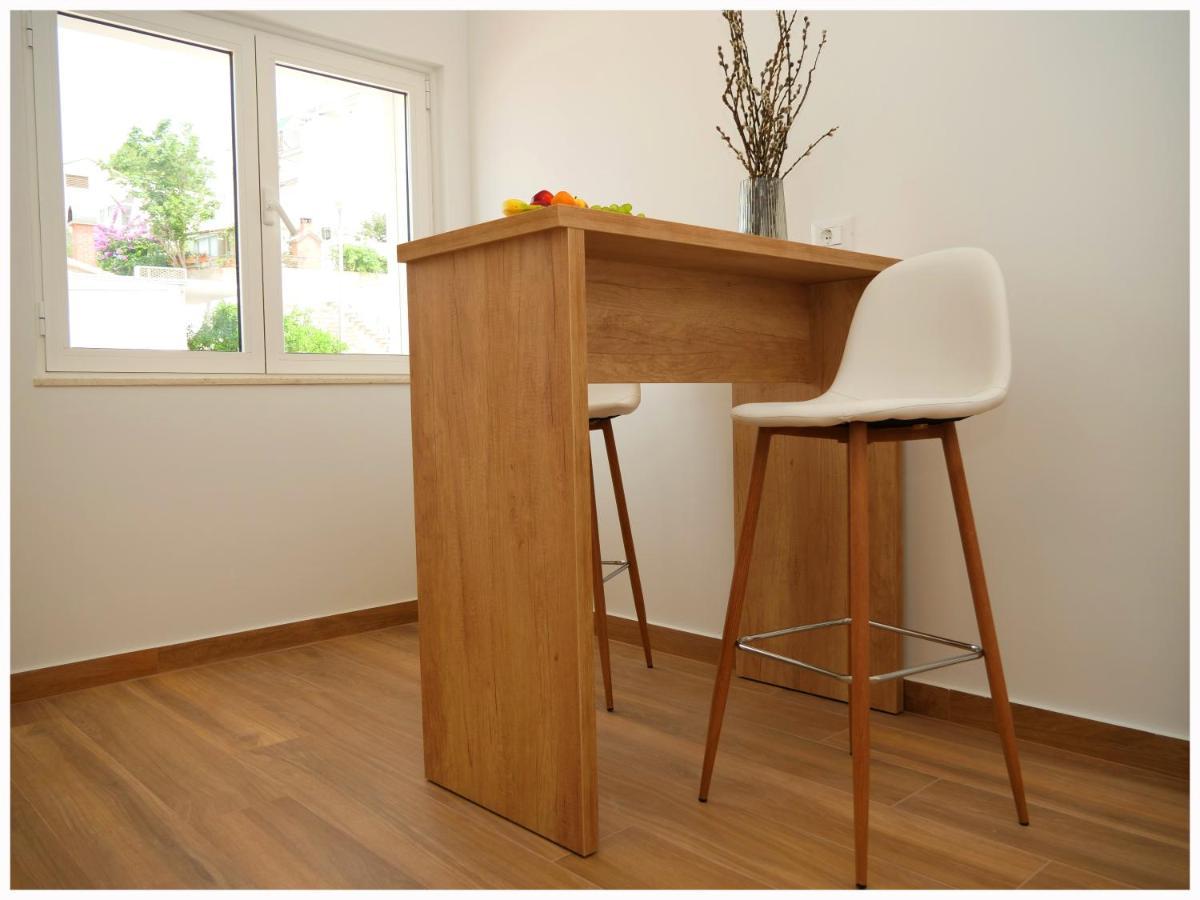 Apartmani Makelja Primosten Ngoại thất bức ảnh